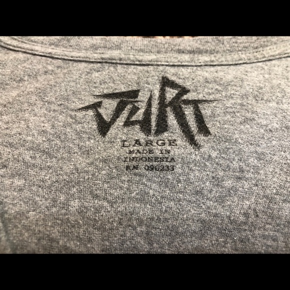 3/15🌼Men’s SZ L Gray V Neck Pocket T Shirt - Picture 4 of 4